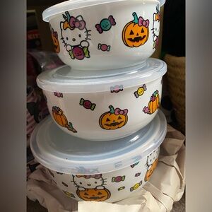 New Hello Kitty Halloween Bowl Set with Lids (3 piece)